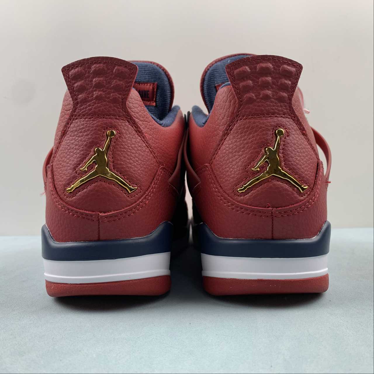 Air Jordan 4 Retro ‘FIBA’ – Bjohn Sneakers