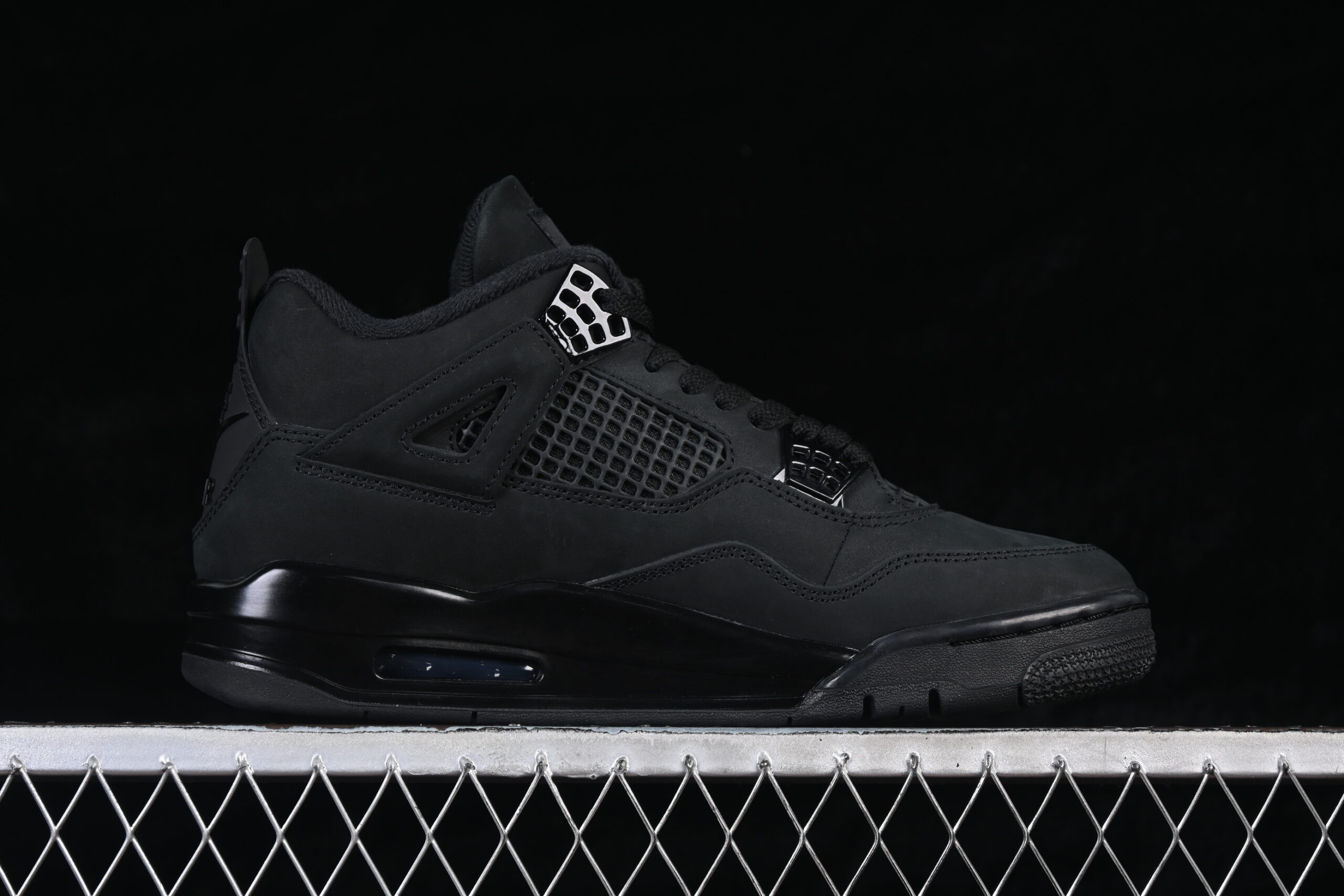 AIR JORDAN 4 BLACK CAT 20252