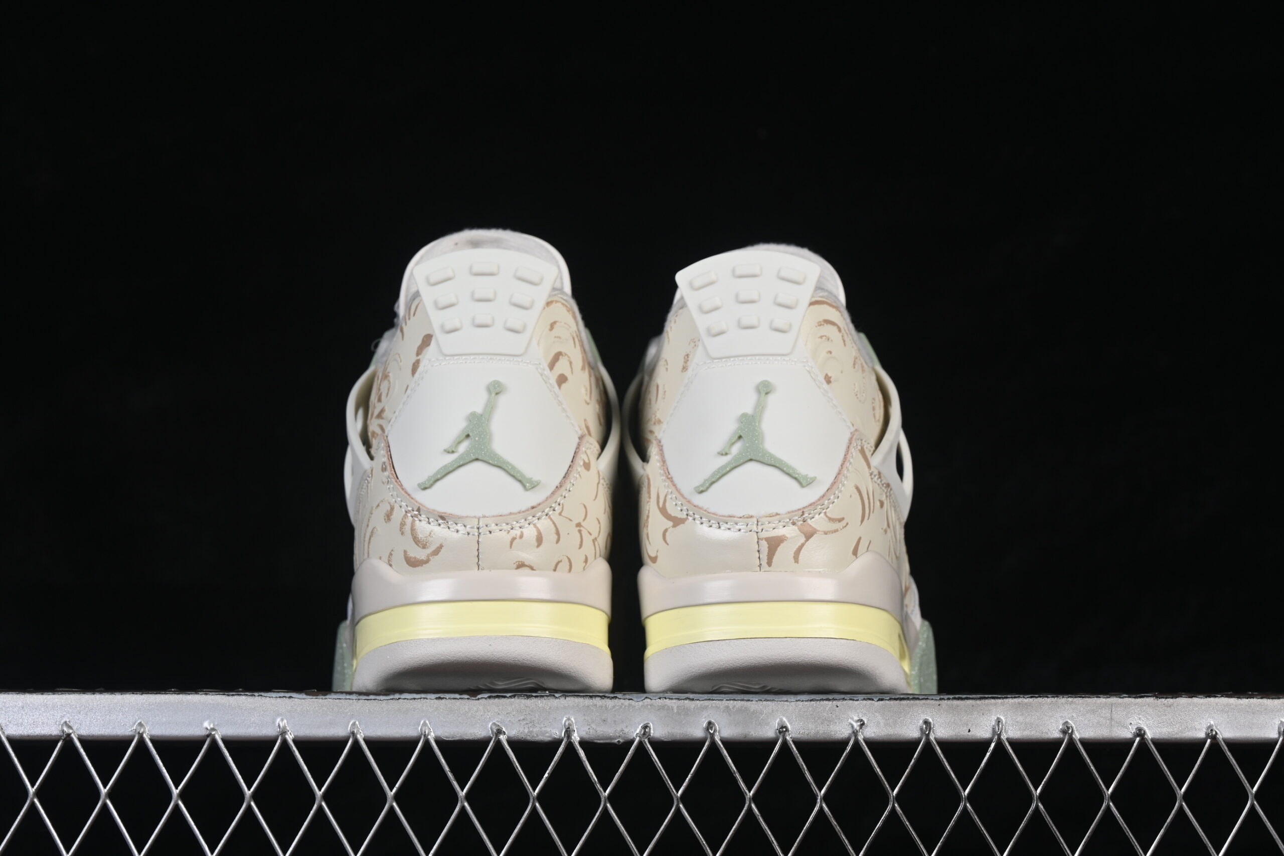 Air Jordan 4 Somos Eternos4